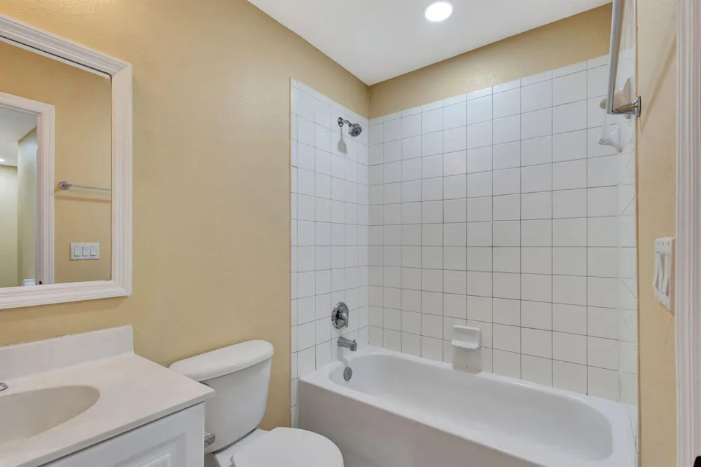 1302 LUCAYA DRIVE Riviera Beach, FL 33404