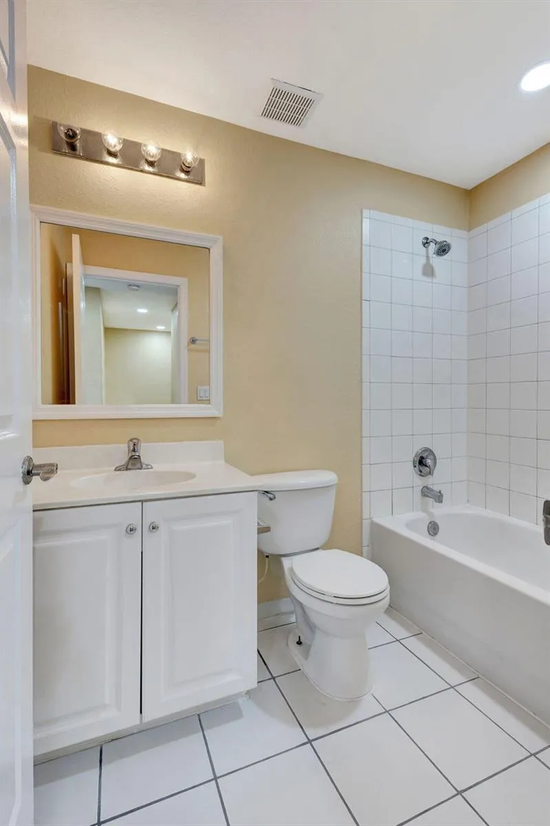1302 LUCAYA DRIVE Riviera Beach, FL 33404