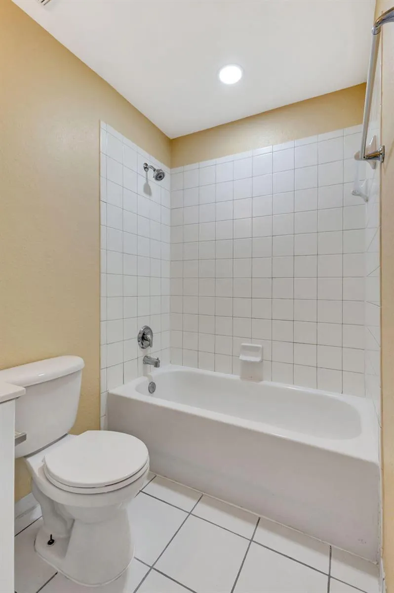 1302 LUCAYA DRIVE Riviera Beach, FL 33404