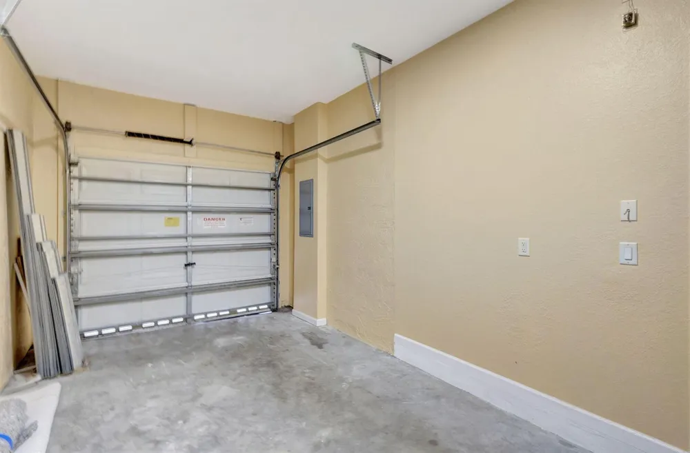1302 LUCAYA DRIVE Riviera Beach, FL 33404