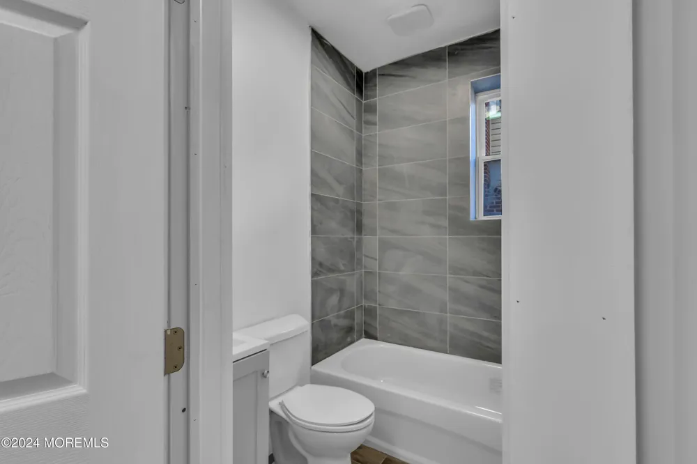 922 4th Avenue #2A Asbury Park, NJ 07712