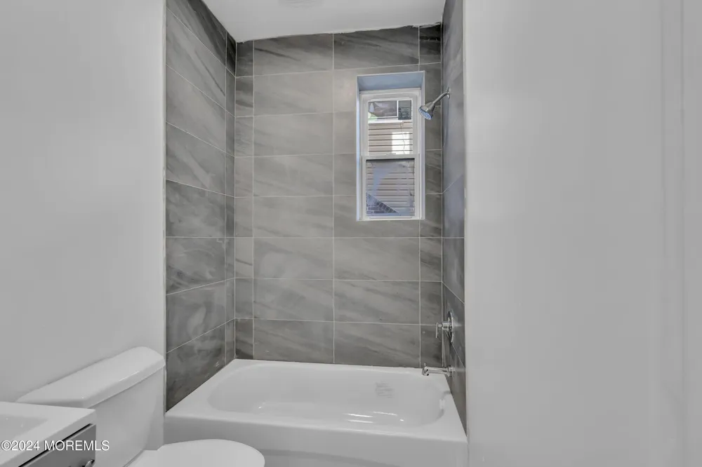 922 4th Avenue #2A Asbury Park, NJ 07712