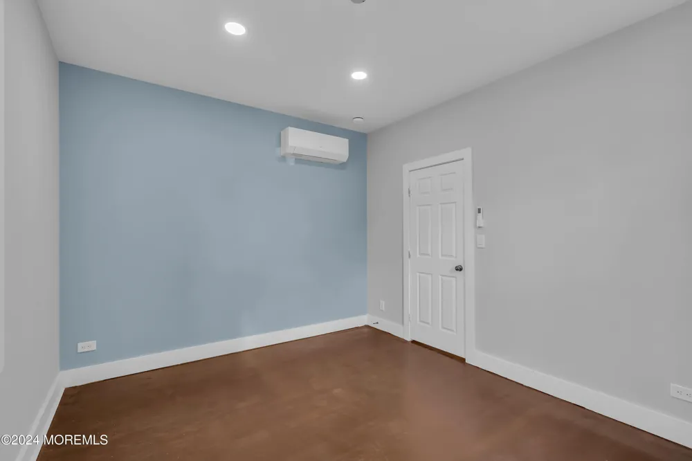 922 4th Avenue #2A Asbury Park, NJ 07712