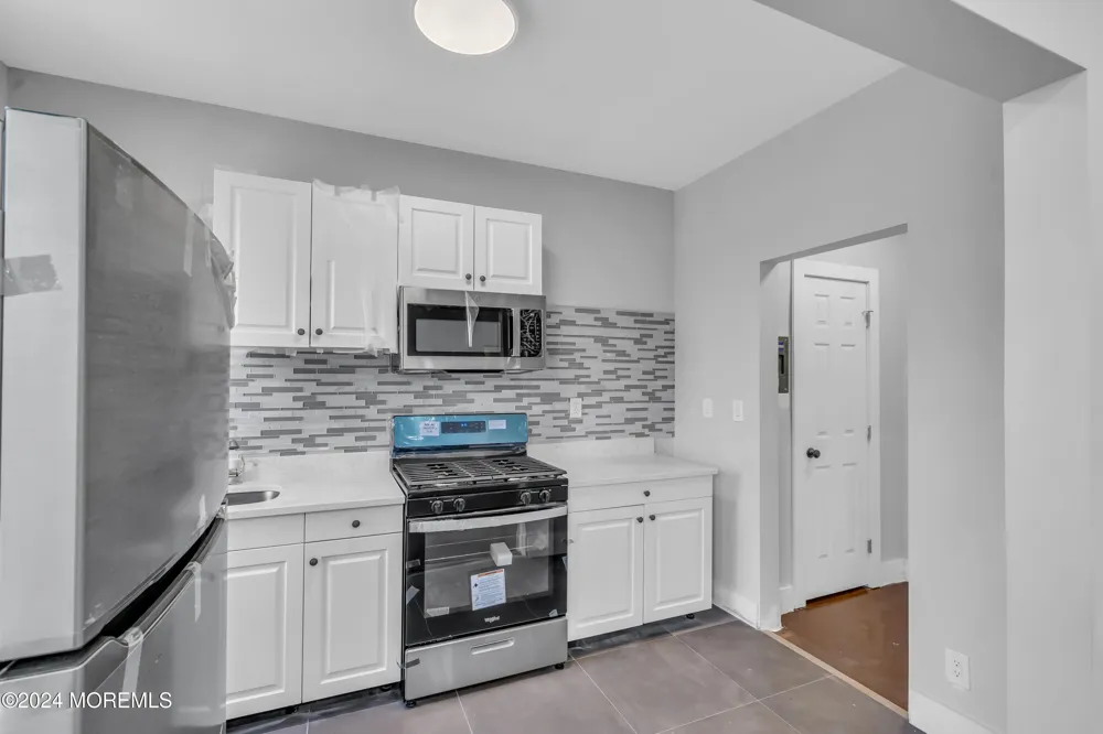 922 4th Avenue #2A Asbury Park, NJ 07712