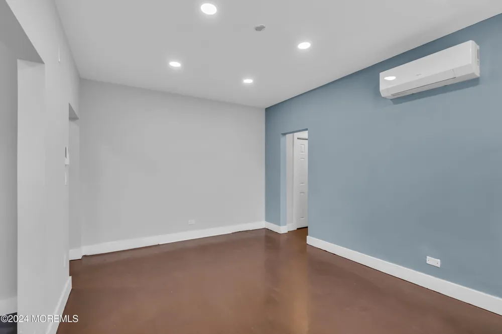 922 4th Avenue #2A Asbury Park, NJ 07712