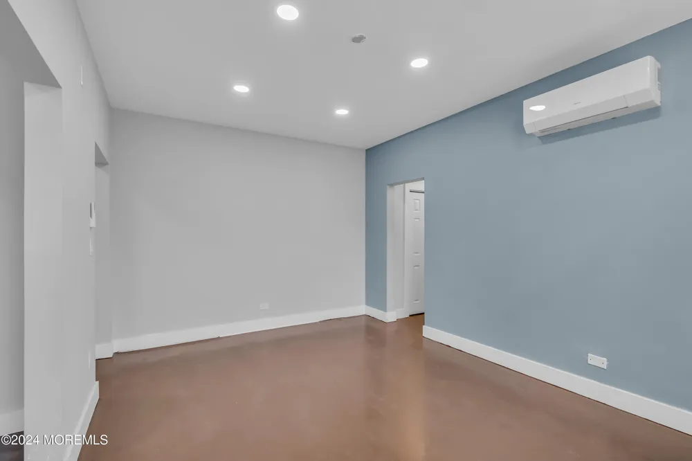 922 4th Avenue #2A Asbury Park, NJ 07712