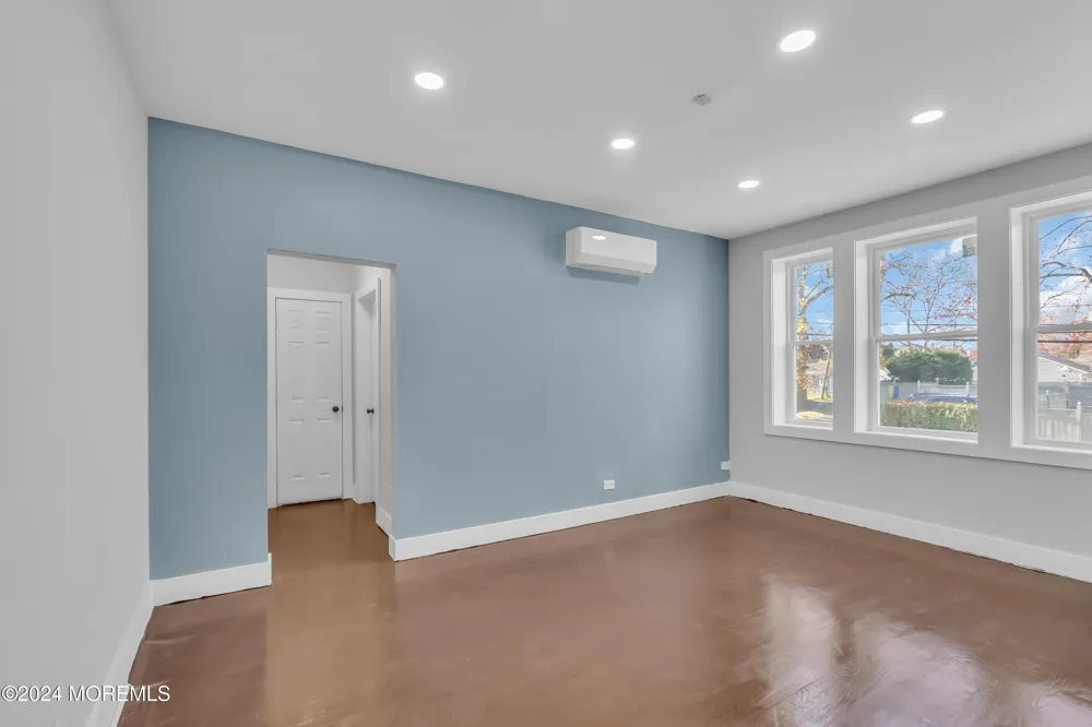 922 4th Avenue #2A Asbury Park, NJ 07712