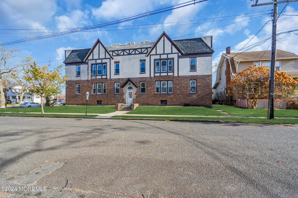 922 4th Avenue #2A Asbury Park, NJ 07712