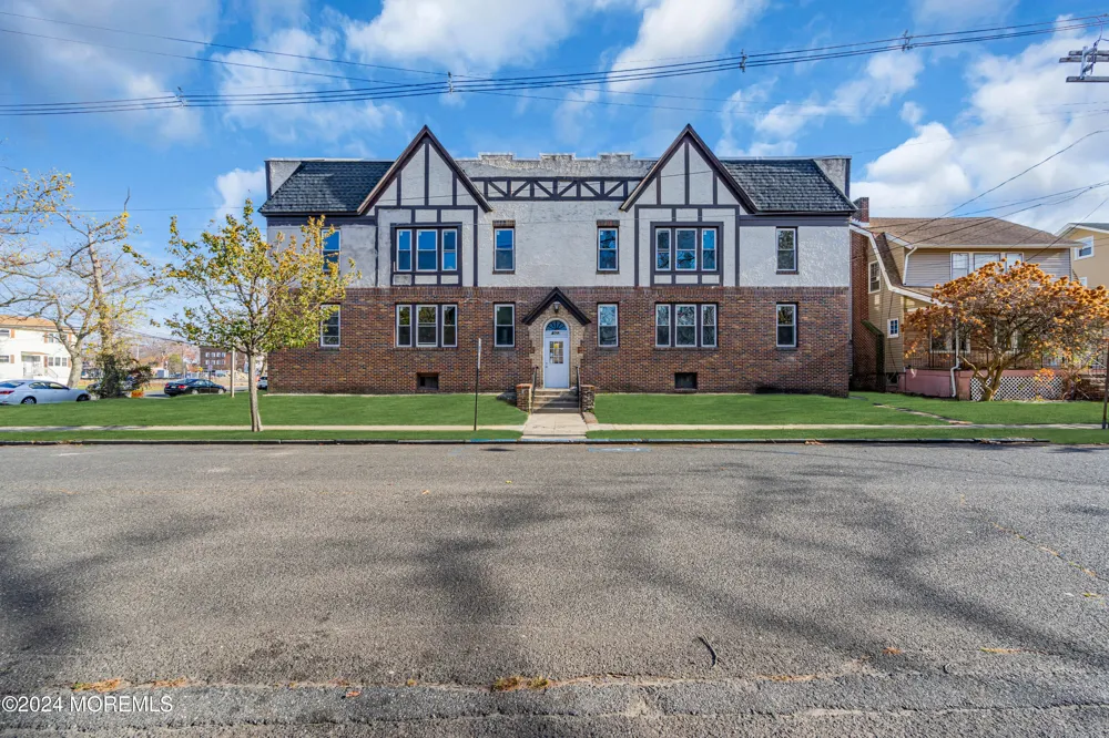922 4th Avenue #2A Asbury Park, NJ 07712