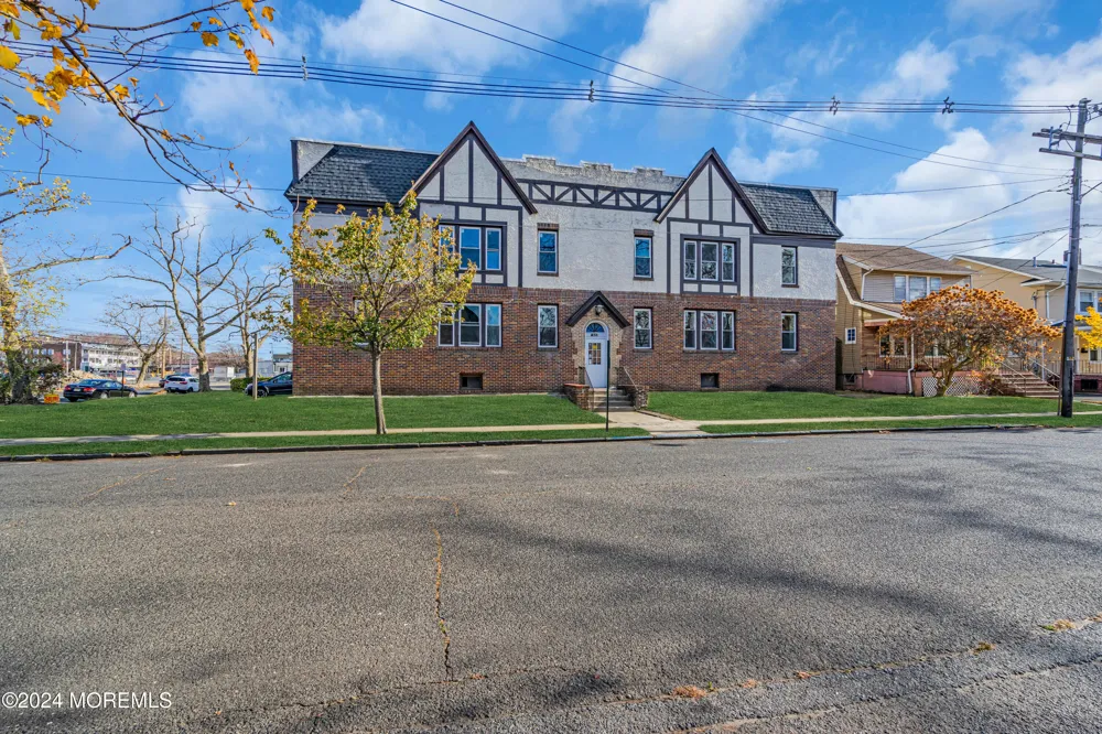 922 4th Avenue #2A Asbury Park, NJ 07712