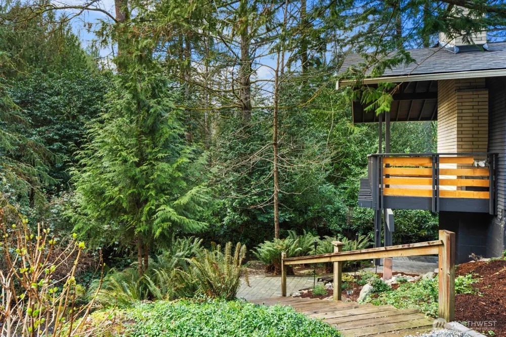 1520 Sycamore Drive SE Issaquah, WA 98027