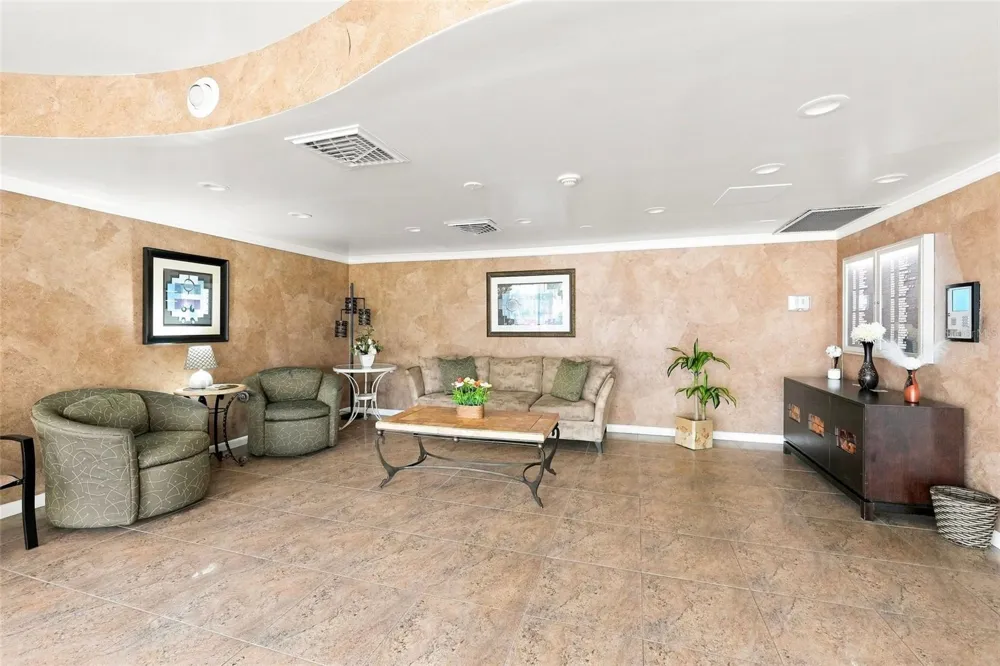 19029 US HIGHWAY 19 #9-704 Clearwater, FL 33764