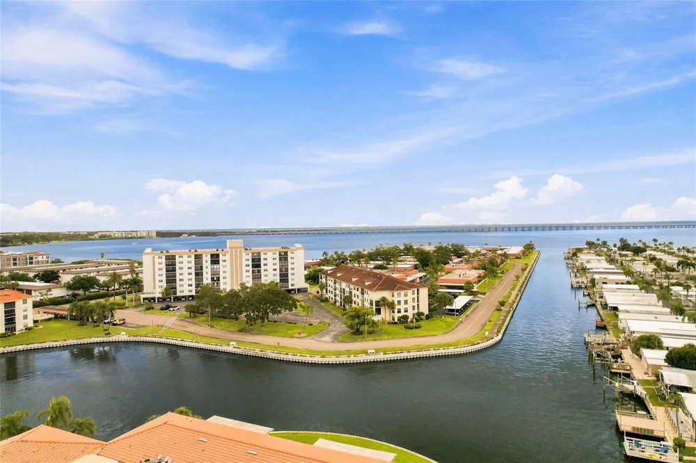 19029 US HIGHWAY 19 #9-704 Clearwater, FL 33764