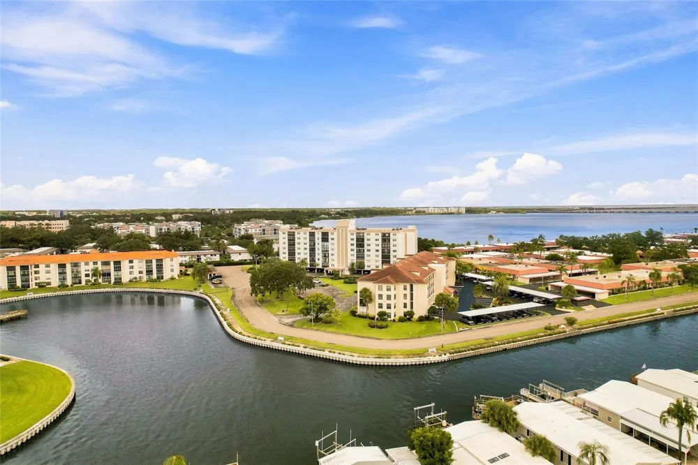19029 US HIGHWAY 19 #9-704 Clearwater, FL 33764