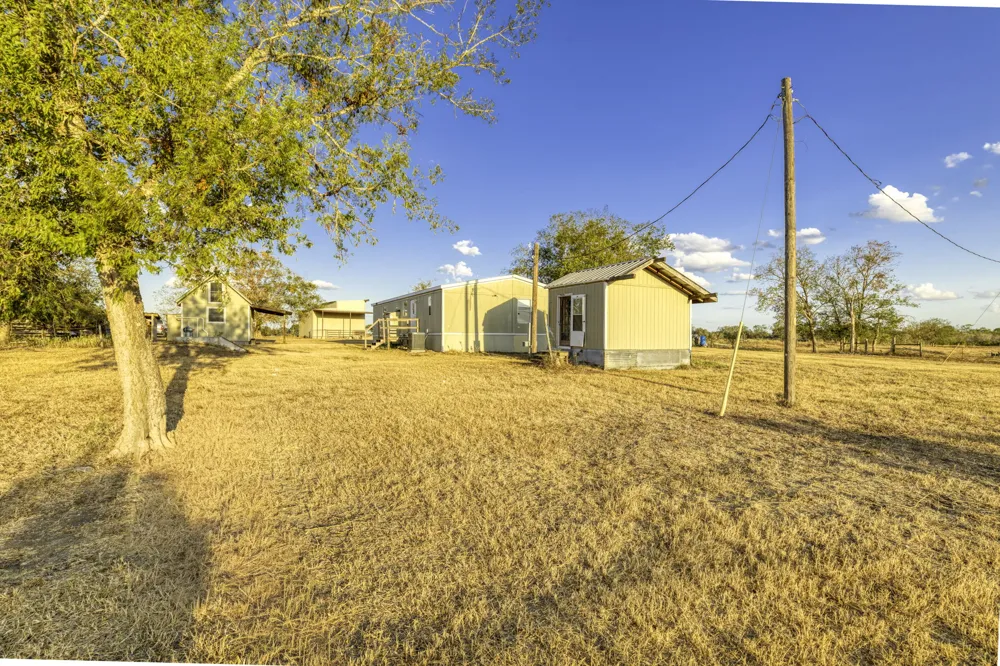 645 Old Luling Road Lockhart, TX 78644