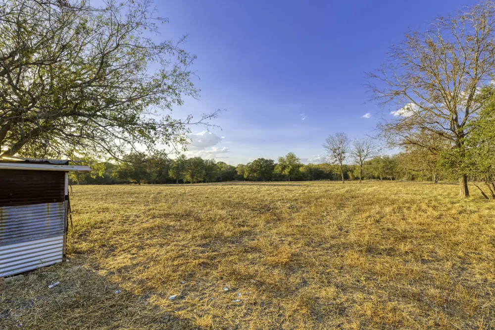 645 Old Luling Road Lockhart, TX 78644