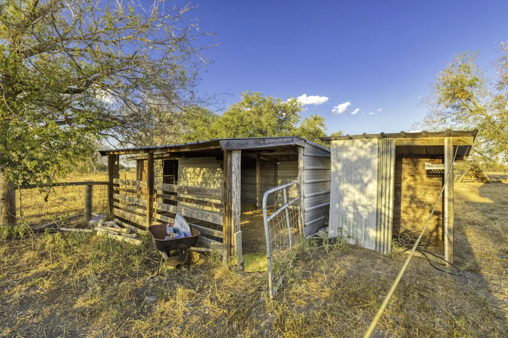 645 Old Luling Road Lockhart, TX 78644