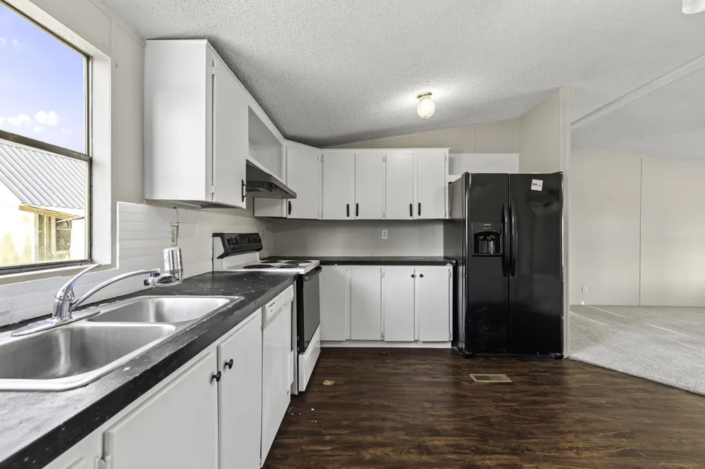 645 Old Luling Road Lockhart, TX 78644
