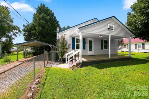 8 Crescent Street