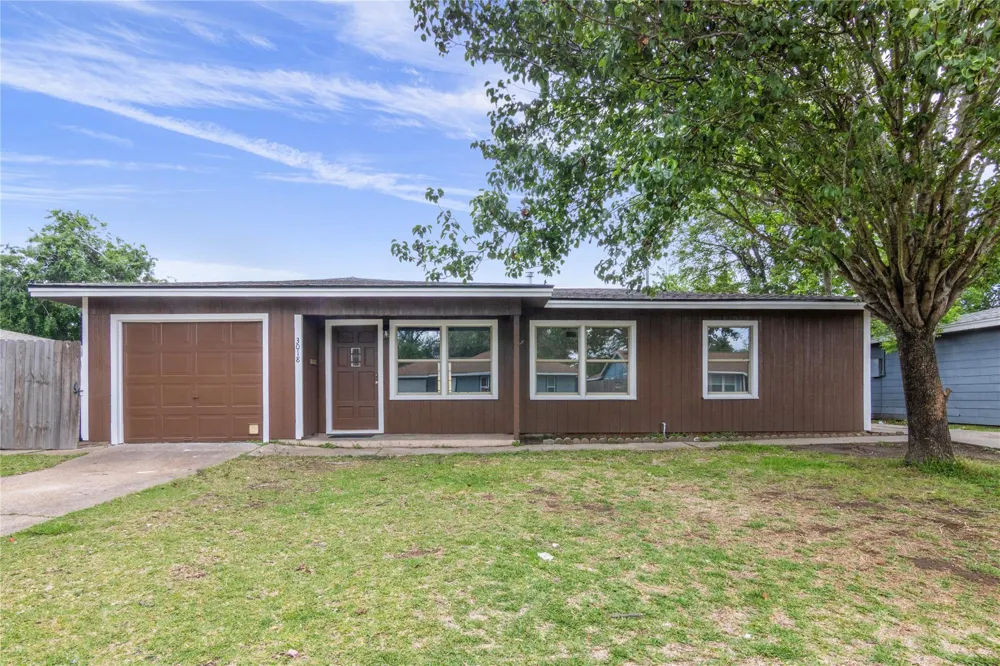 3018 Vance Avenue Texas City, TX 77590
