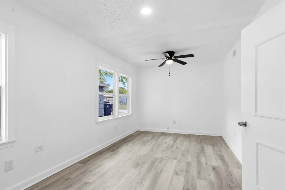 3018 Vance Avenue Texas City, TX 77590