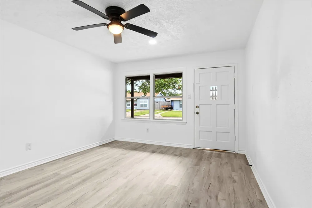 3018 Vance Avenue Texas City, TX 77590