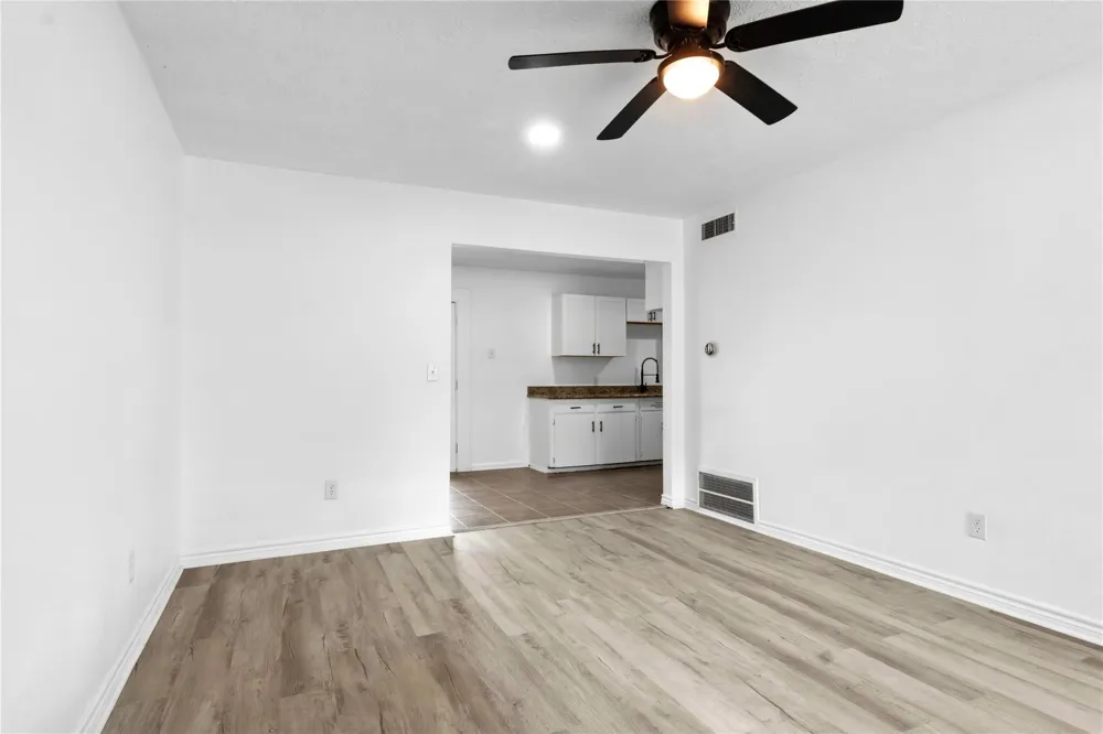 3018 Vance Avenue Texas City, TX 77590