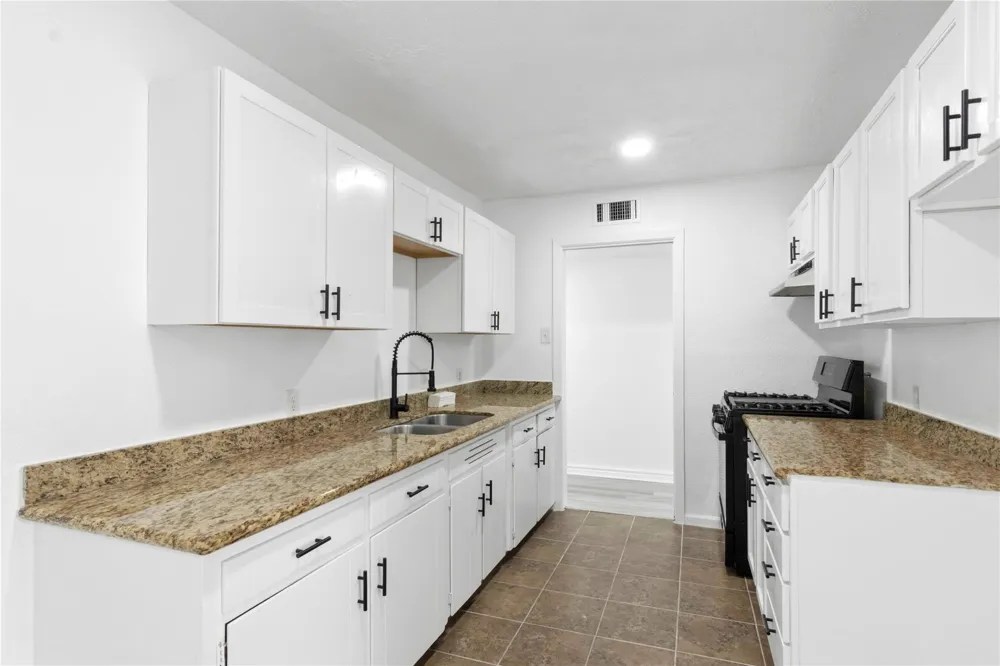 3018 Vance Avenue Texas City, TX 77590