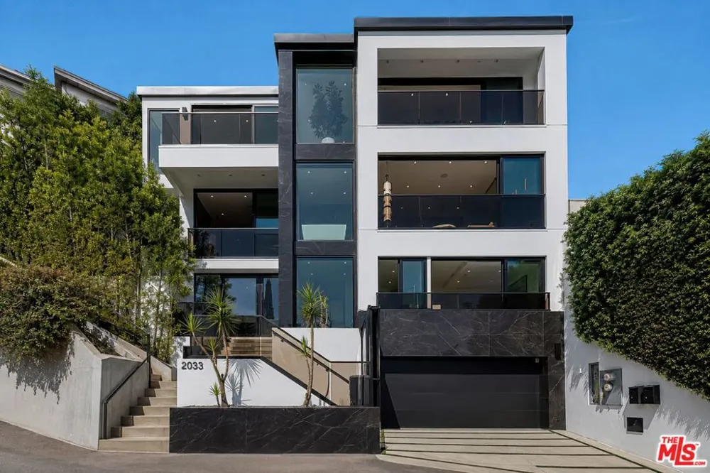 2033 Glencoe Way Los Angeles, CA 90068