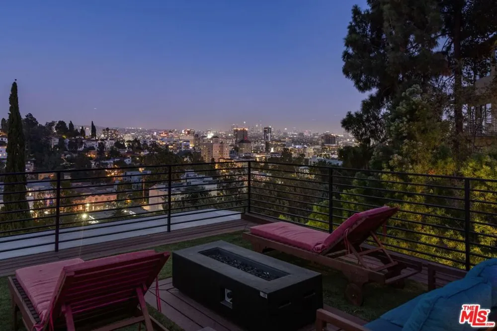 2033 Glencoe Way Los Angeles, CA 90068