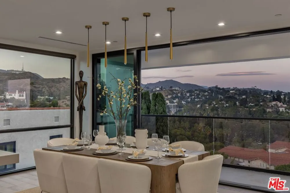 2033 Glencoe Way Los Angeles, CA 90068