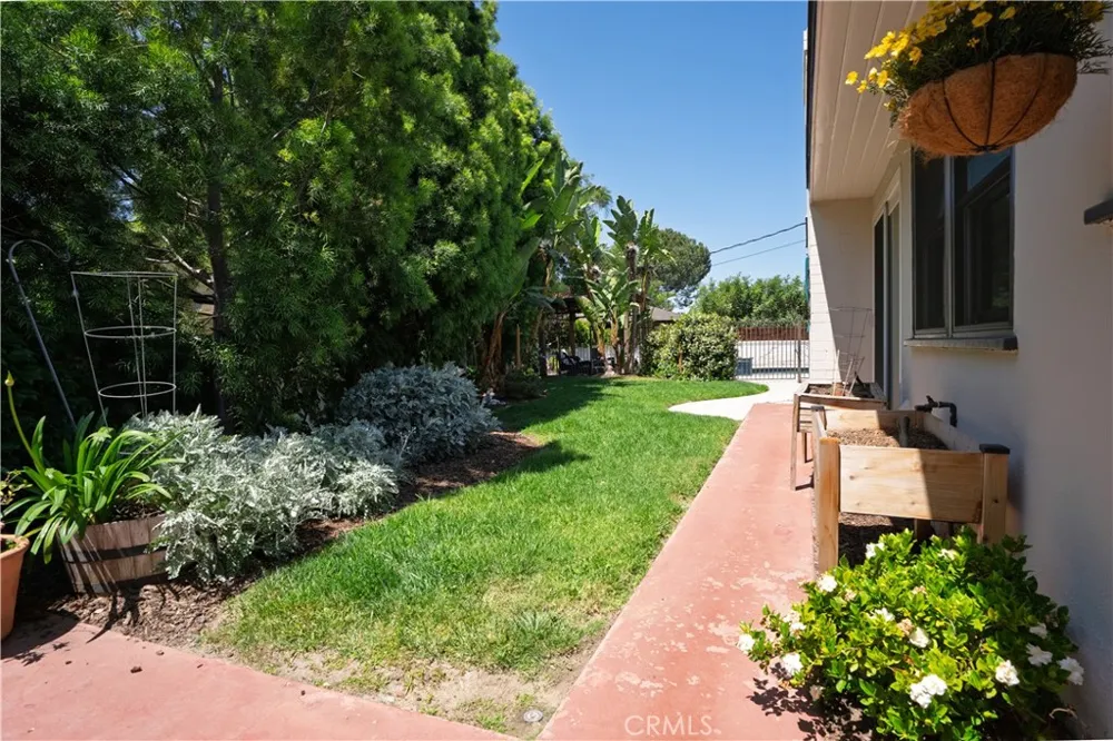 668 W 12th Claremont, CA 91711