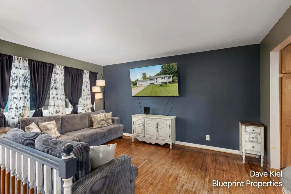 131 Manor Drive Middleville, MI 49333