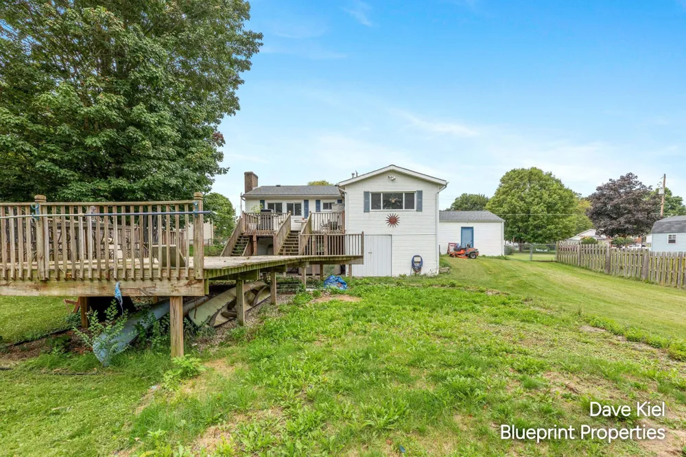 131 Manor Drive Middleville, MI 49333