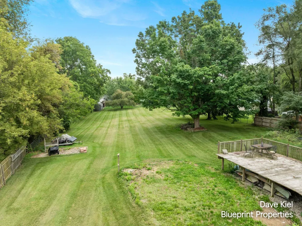 131 Manor Drive Middleville, MI 49333