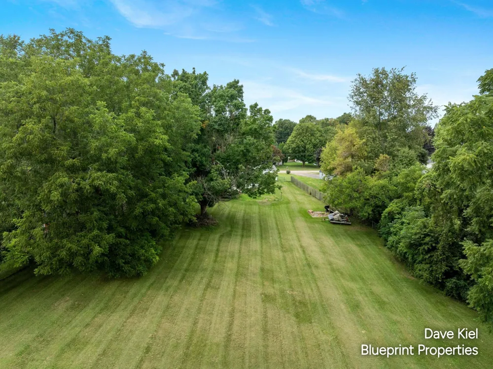 131 Manor Drive Middleville, MI 49333