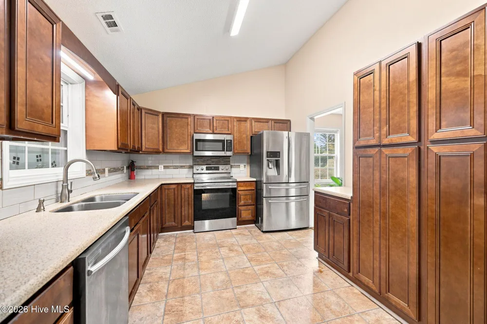 870 Pine Valley Road Jacksonville, NC 28546