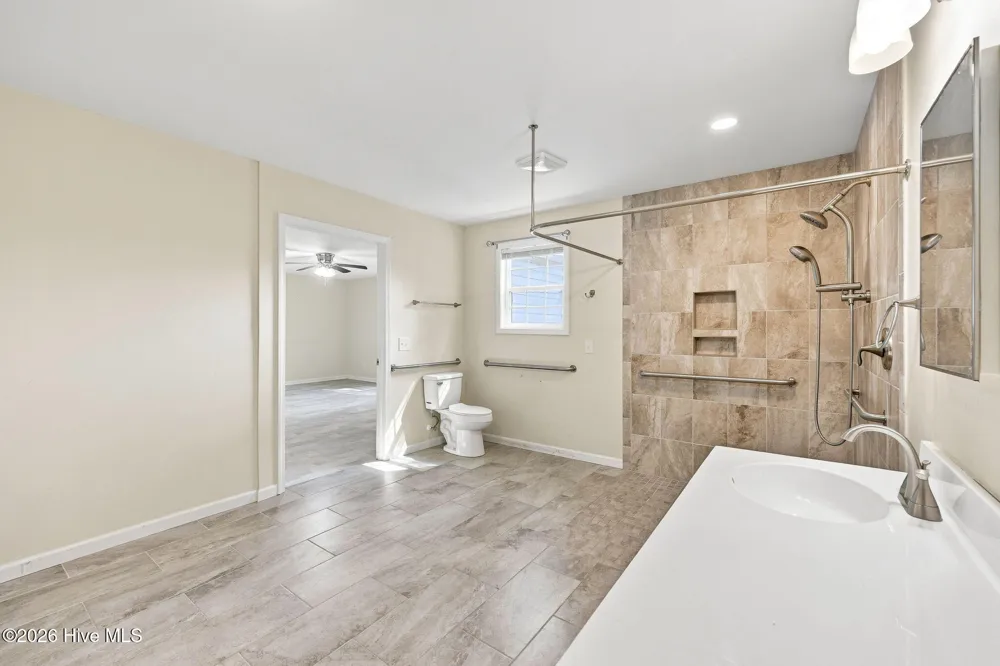 870 Pine Valley Road Jacksonville, NC 28546