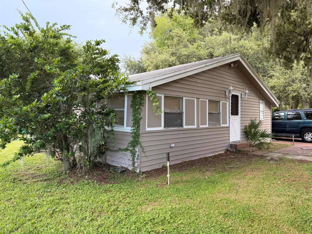 401 SE 4TH AVENUE Okeechobee, FL 34974