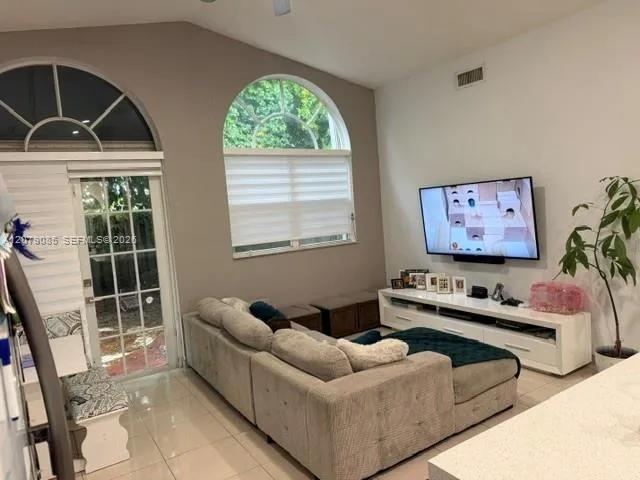 9771 NW 32nd St Doral, FL 33172