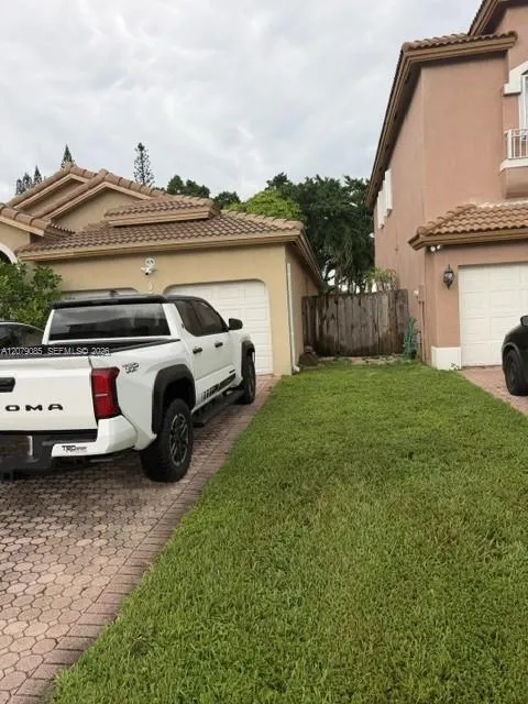 9771 NW 32nd St Doral, FL 33172