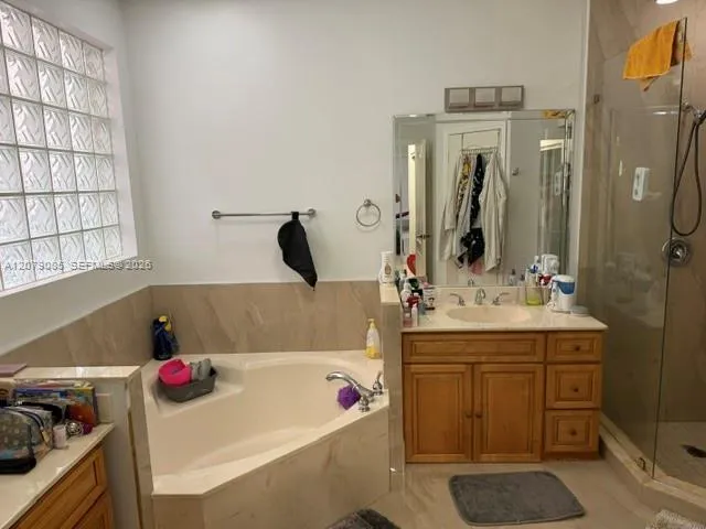 9771 NW 32nd St Doral, FL 33172