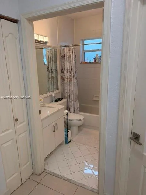 9771 NW 32nd St Doral, FL 33172