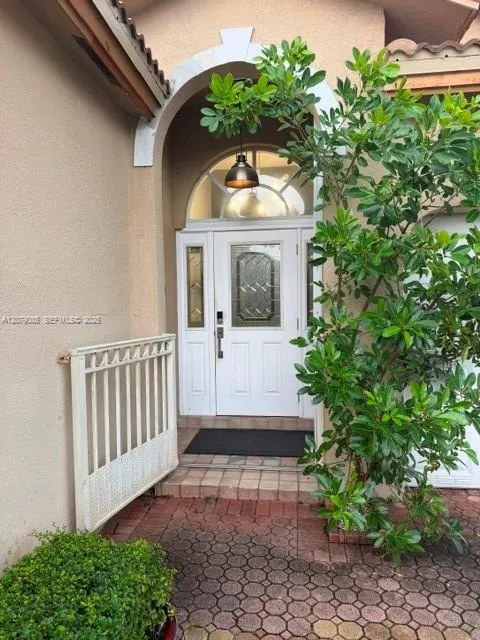9771 NW 32nd St Doral, FL 33172