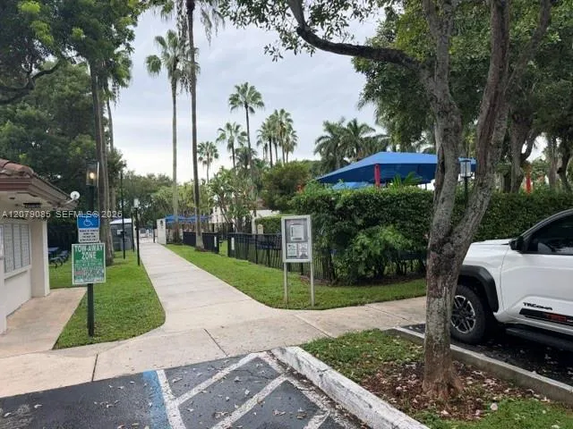 9771 NW 32nd St Doral, FL 33172