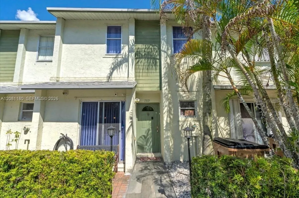 789 Crystal Lake Dr Deerfield Beach, FL 33064