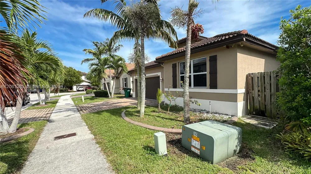 11828 SW 253rd St Homestead, FL 33032