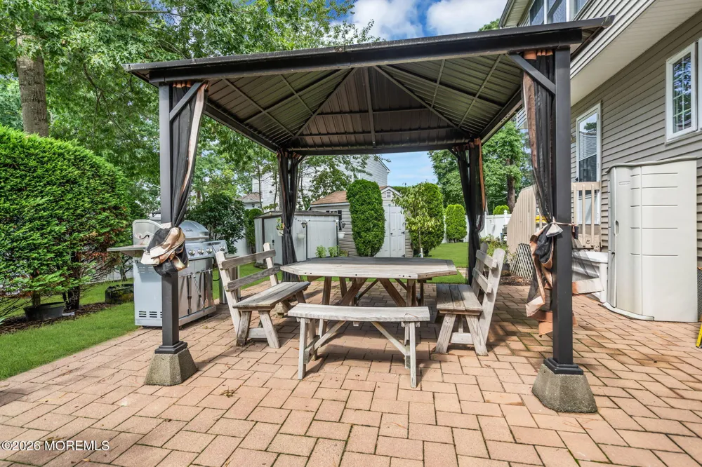 592 Pirate Lane Manahawkin, NJ 08050