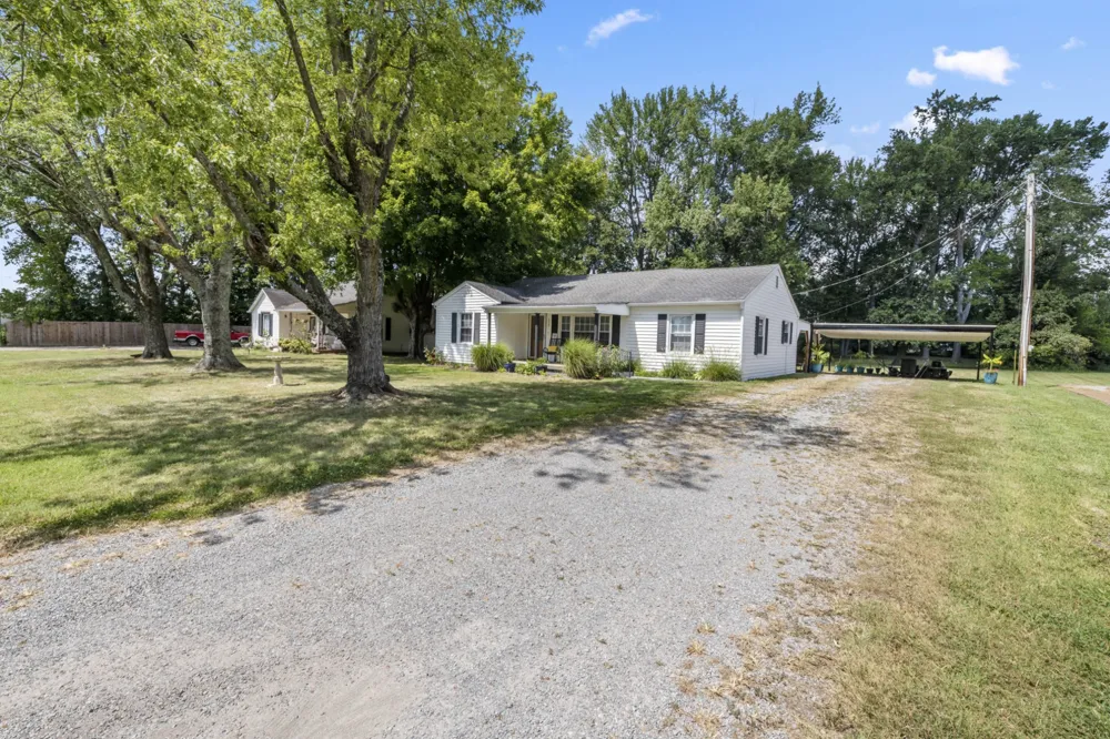 529 W Market St Portland, TN 37148