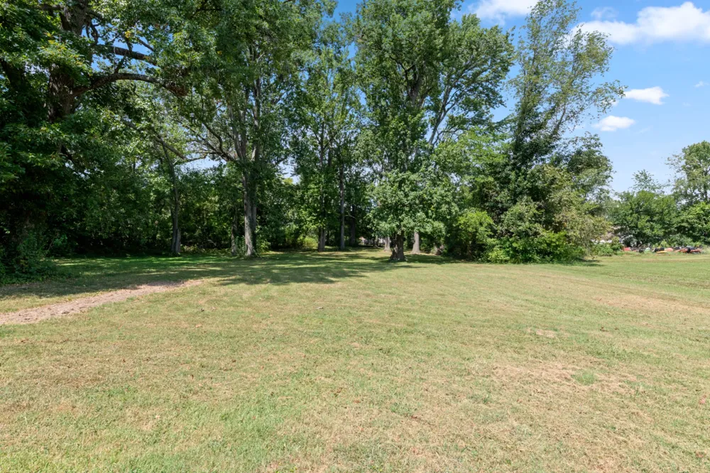 529 W Market St Portland, TN 37148